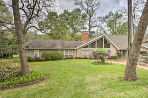 Custom Home with Deck, DockandBoathouse on Lake Athens!